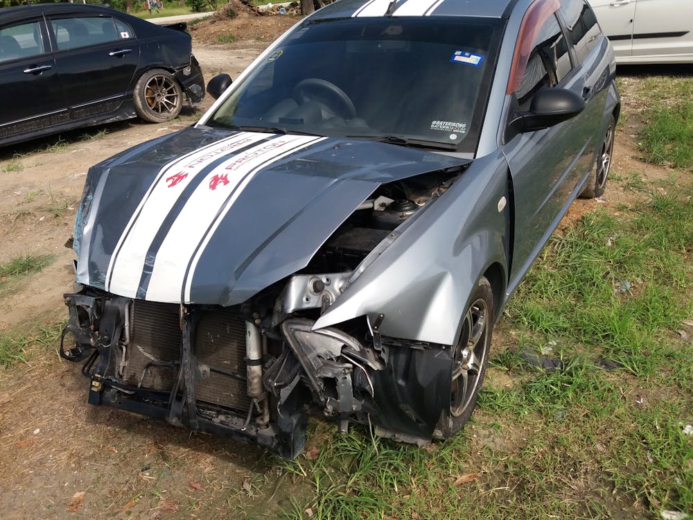 Woman with sciatica leg pain receiving VAX-D spinal decompression at West Hills Chiropractic Pain Center Huntington NY